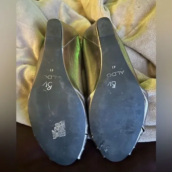 Size 41 Aldo bronze/gold metallic wedge sandals - Picture 3 of 3